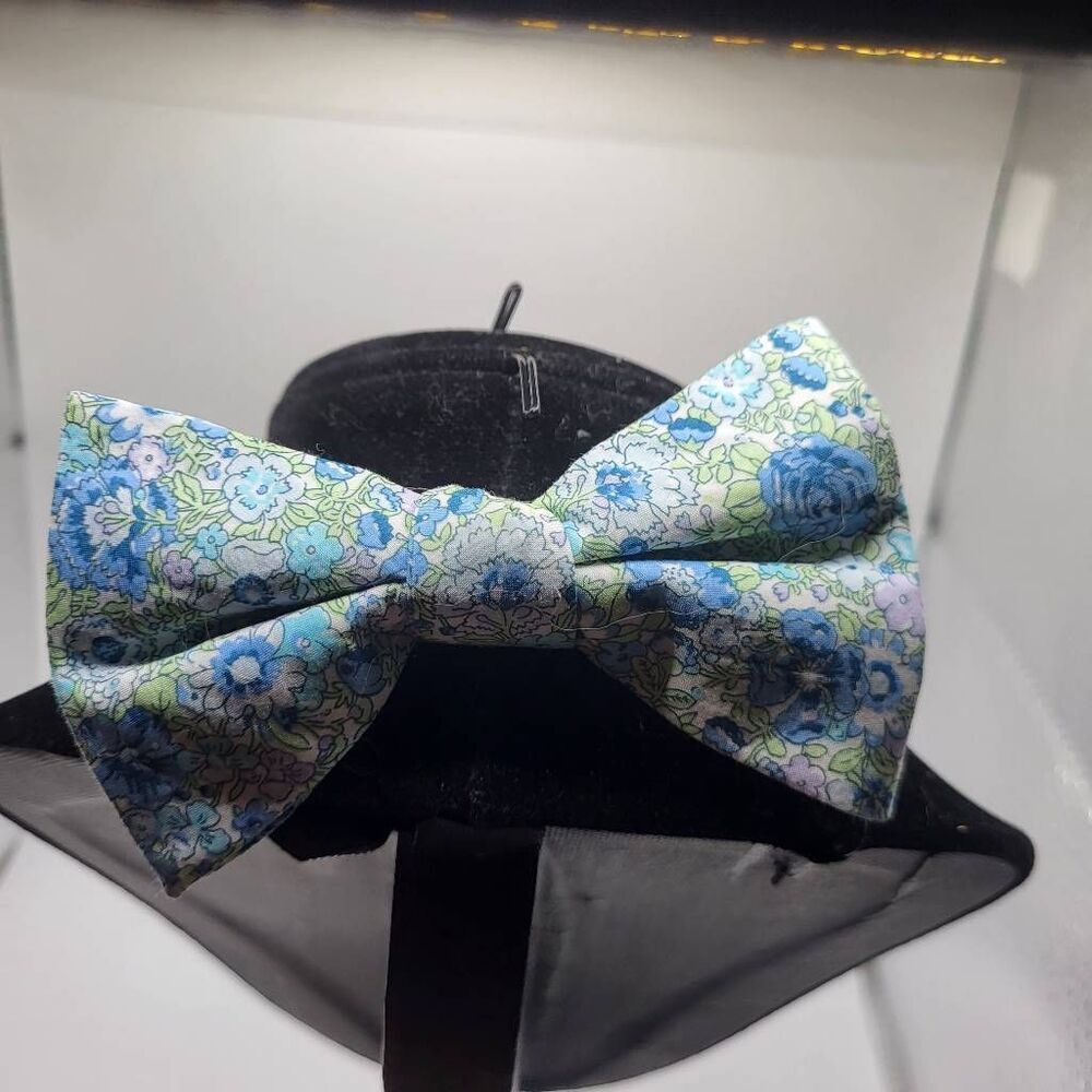 Adorable Floral Blue and Green Adjustable Bowtie Made of Liberty Fabrics from Ex